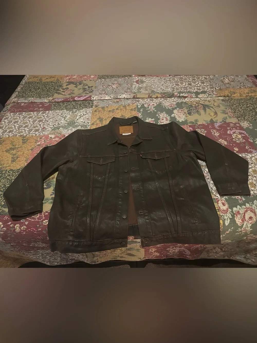 Levi’s relaxed fit men’s trucker jacket